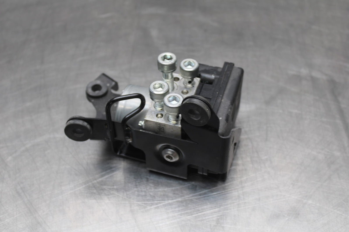 24-25 KAWASAKI NINJA ZX6R ABS PUMP UNIT MODULE BB785-CH