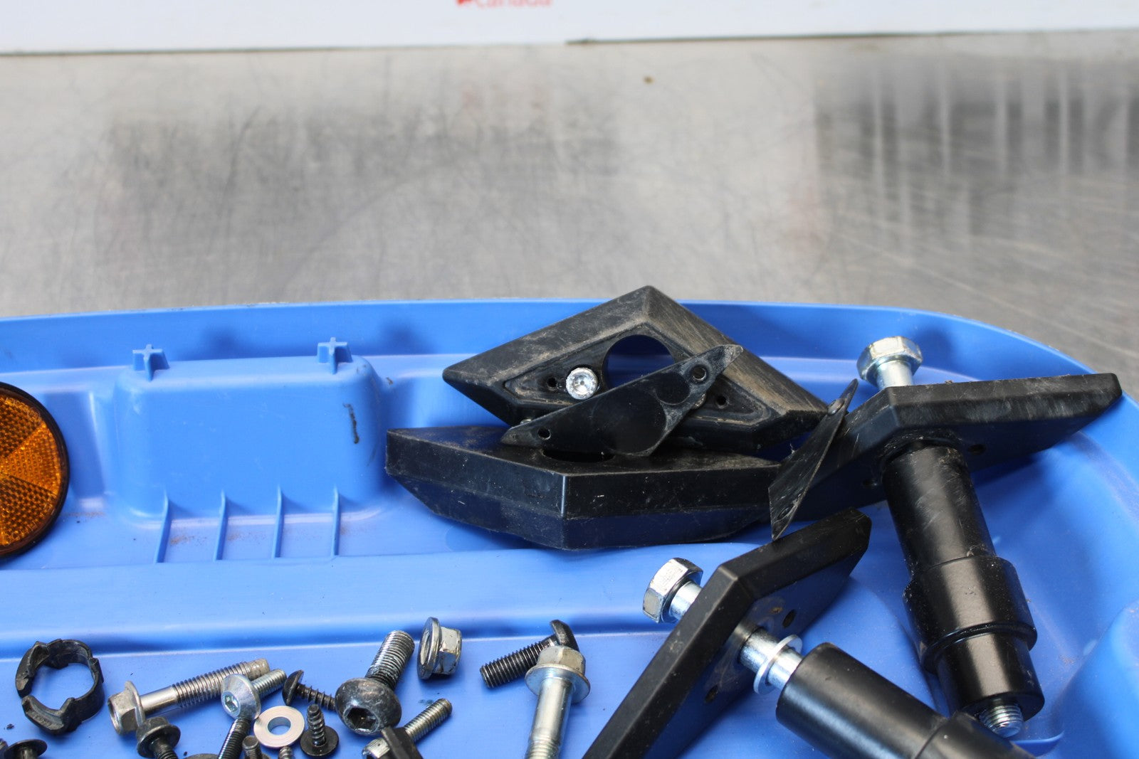 22-25 YAMAHA YZF R7 MOUNTING BOLTS HARDWARE MOTOR SCREWS BB176