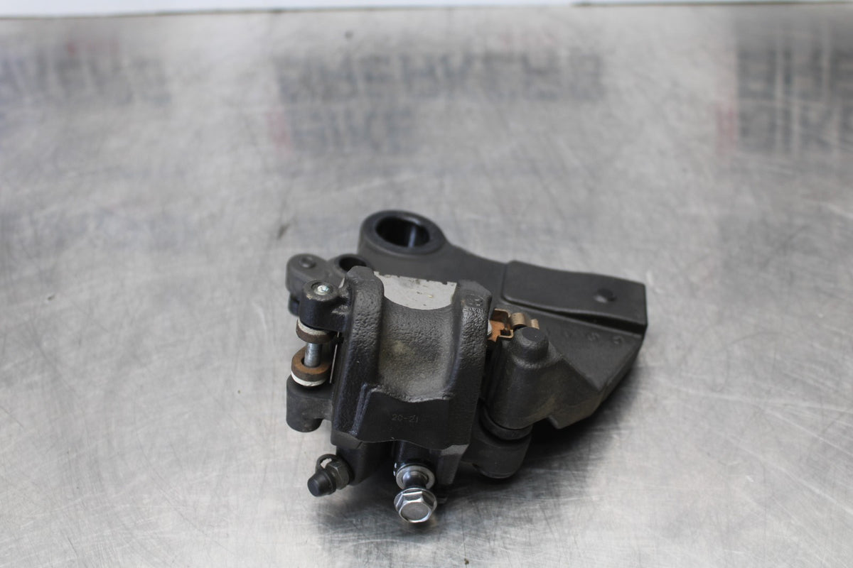 21-23 KAWASAKI NINJA ZX6R REAR BACK BRAKE CALIPER W MOUNT BRACKET BB179