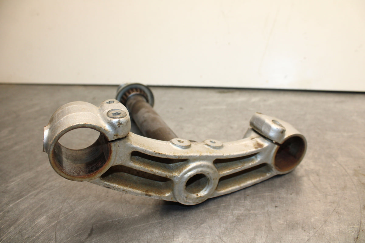 1984 Yamaha Virago 1000 FRONT FORKS CLAMP LOWER TRIPLE TREE STEM BB117