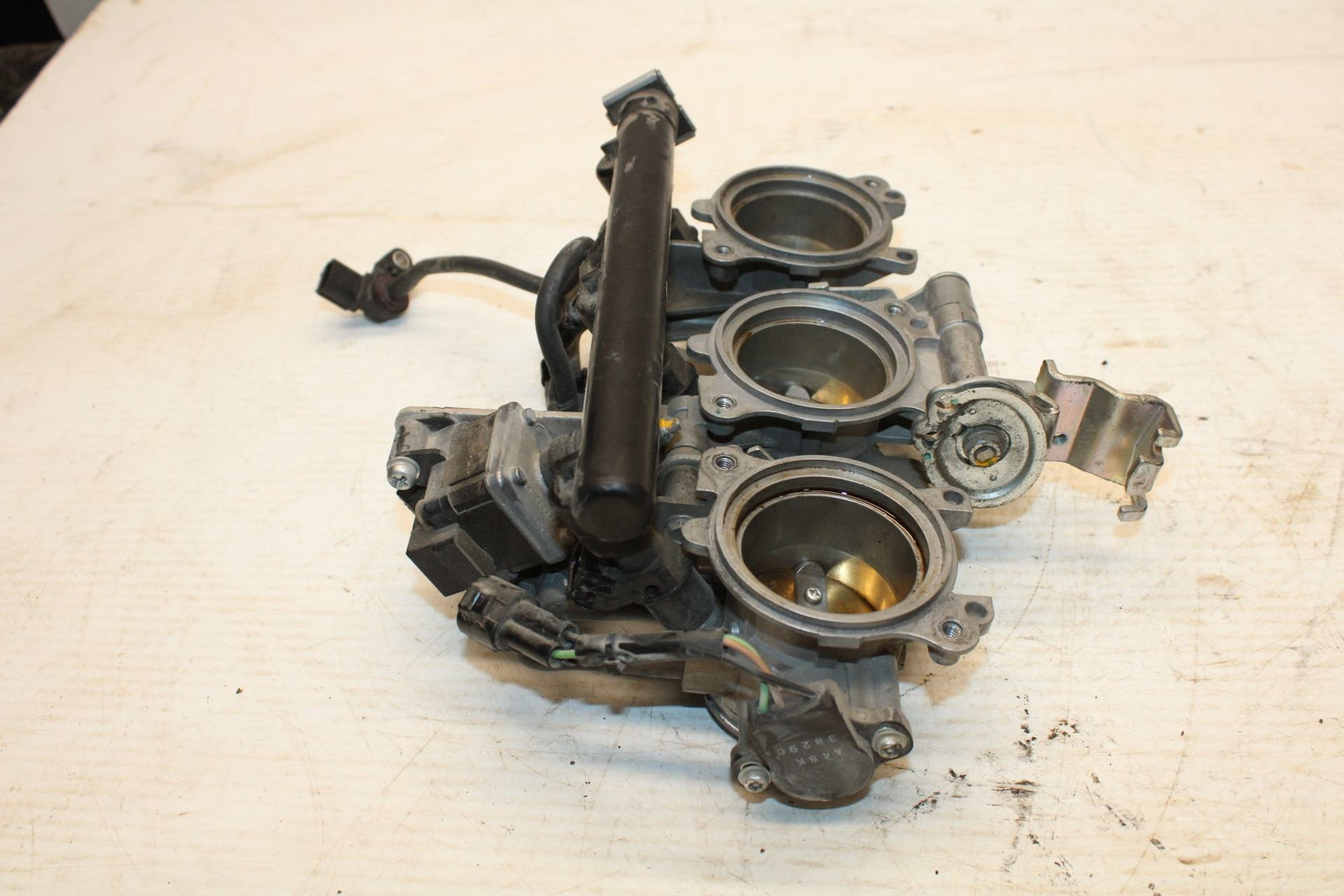 07-16 TRIUMPH STREET TRIPLE MAIN FUEL INJECTORS / THROTTLE BODIES BB356
