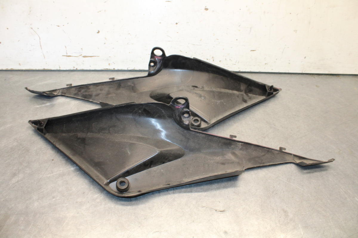 05-06 HONDA CBR600RR RIGHT LEFT FRONT SIDE SEAT PANELS TRIMS COWLS  BB655
