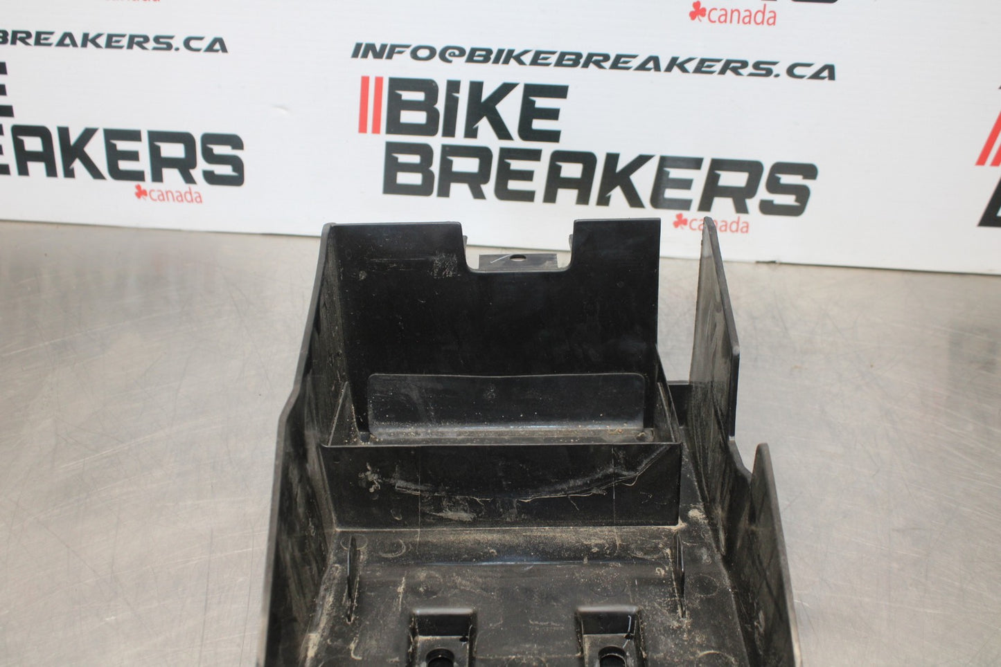 18-23 KAWASAKI NINJA 400 EX400 ABS REAR UNDERTAIL BATTERY TRAY PLASTIC BB192