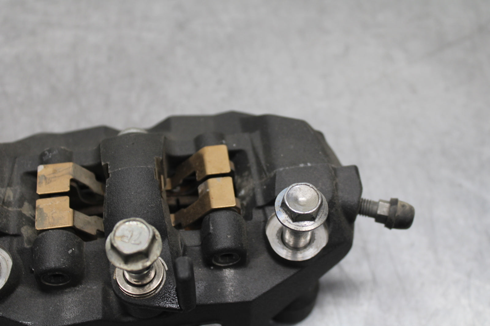 09 SUZUKI GSXR600 RIGHT LEFT FRONT BRAKE CALIPER SET PAIR CALIPERS BB759