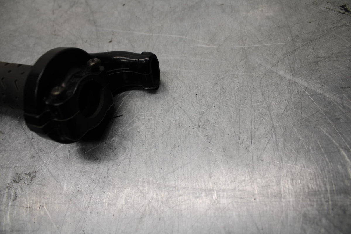 06-07 TRIUMPH DAYTONA 675 DAYTONA 675 THROTTLE CABLE LINE HOUSING GUIDE BB441