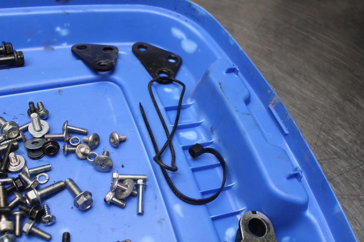 15 SUZUKI GW250F MOUNTING BOLTS HARDWARE MOTOR SCREWS BB789