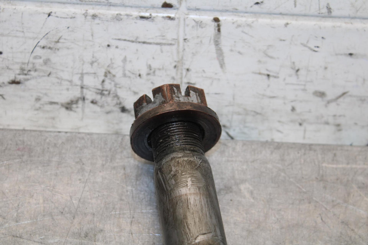 2001 Suzuki GSXR750 REAR AXLE BACK WHEEL RIM PIVOT BOLT AXEL 64711-33E10 BB553