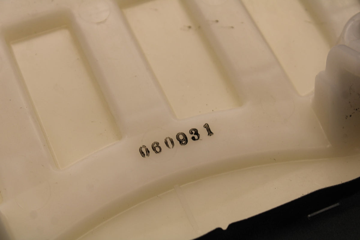 15-26 SUZUKI GSXR600 FRONT DRIVERS SEAT PAD SADDLE PILLION BB888
