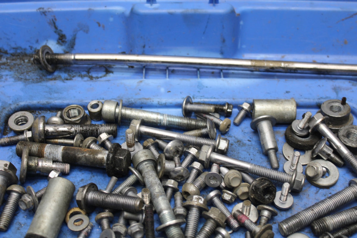 15 TRIUMPH TIGER 800 MOUNTING BOLTS HARDWARE SCREWS BB873