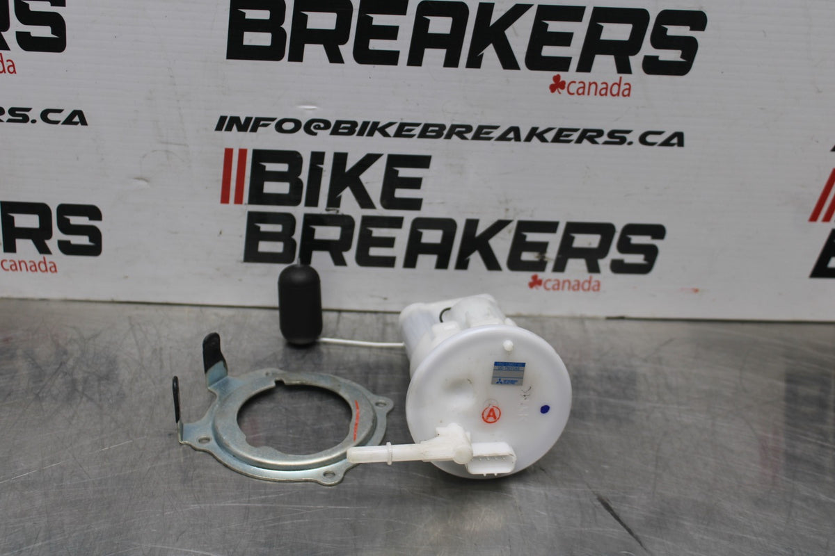 16 YAMAHA XSR900 FUEL PUMP GAS PETROL SENDER UNIT BB786