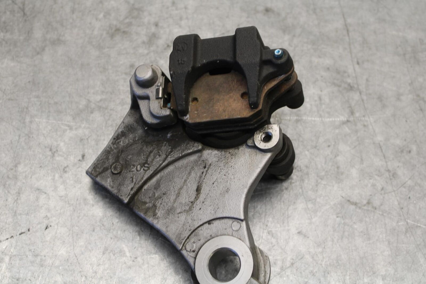 2015 Yamaha FZ09 REAR BACK BRAKE CALIPER W MOUNT BRACKET BB54