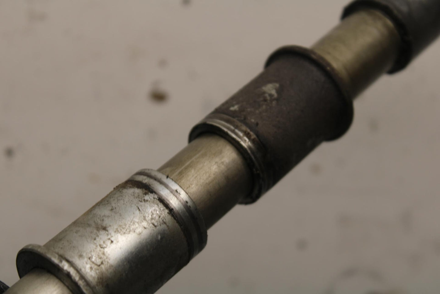 03-08 KAWASAKI VULCAN 1600 FRONT WHEEL RIM AXLE PIVOT BOLT BB616