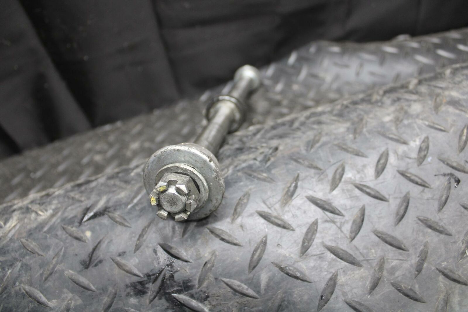 86 SUZUKI GS750ES REAR AXLE BACK WHEEL RIM PIVOT BOLT AXEL BB233