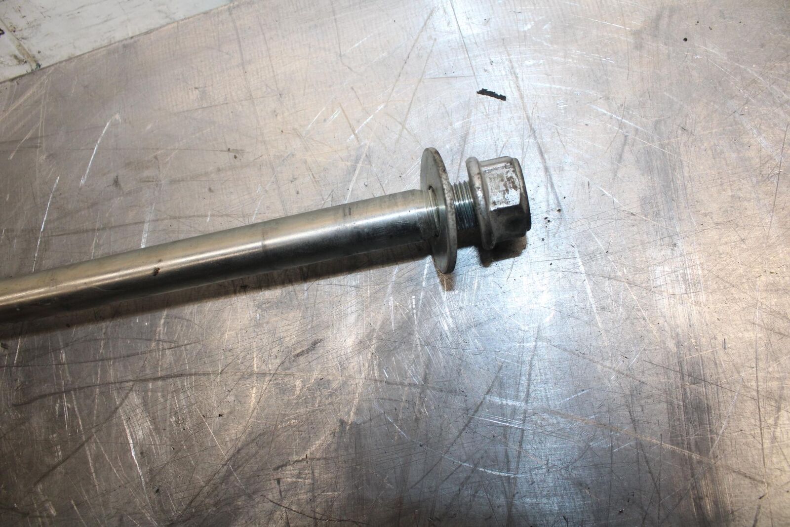 17-23 SUZUKI GSXR 250 GSX250RL8 REAR AXLE BACK WHEEL RIM PIVOT BOLT AXEL BB490