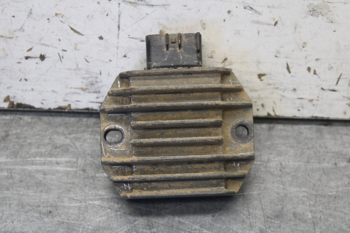 2004 Yamaha Raptor 660R YFM660R RECTIFIER VOLTAGE REGULATOR BB695