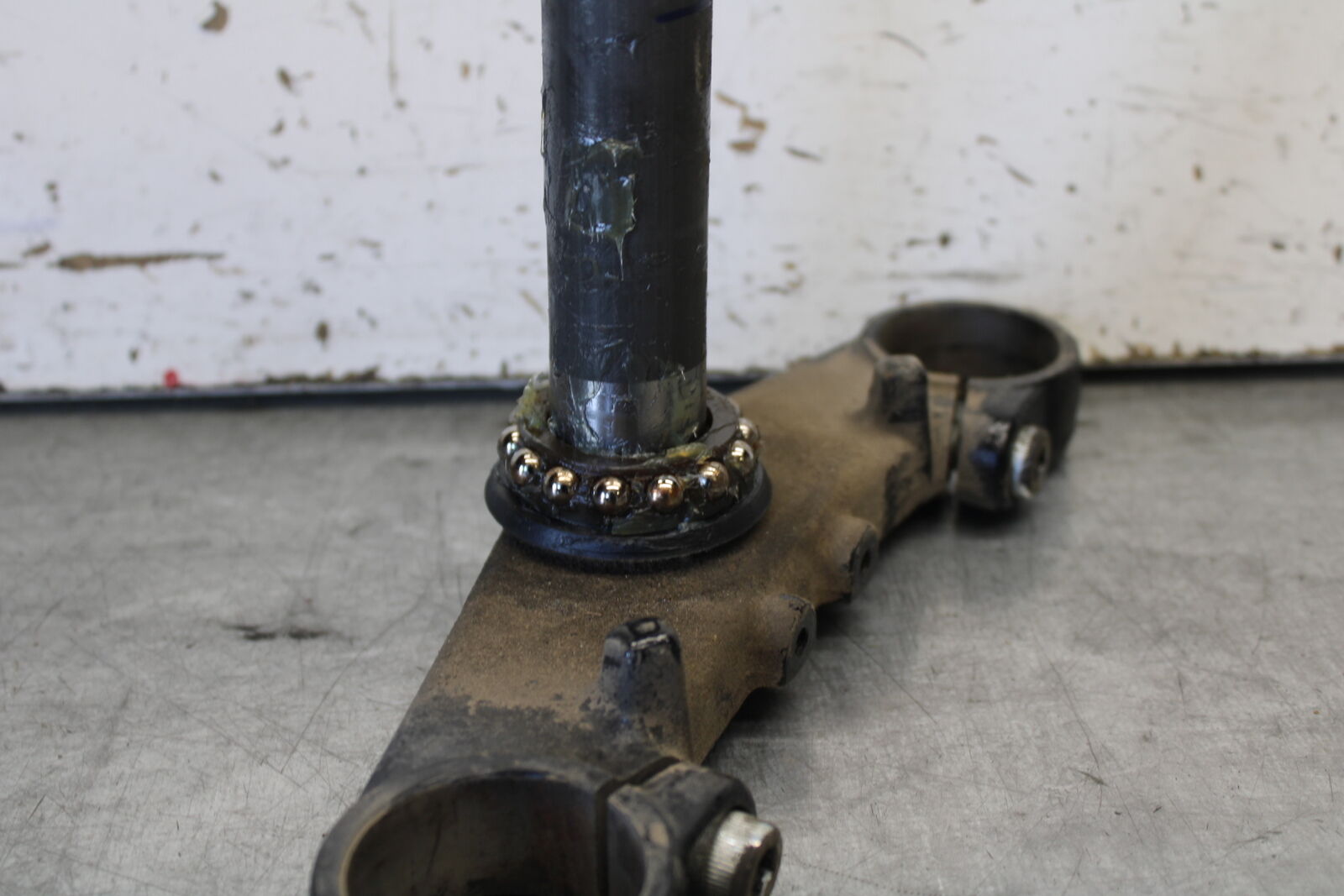 07-09 YAMAHA FZ6 FRONT FORKS CLAMP LOWER TRIPLE TREE STEM BB713