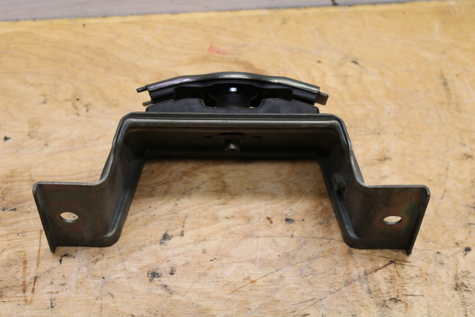 02-03 SUZUKI VSTROM 1000 GAS TANK FUEL CELL PETROL RESERVOIR BRACKET MOUNT BB331