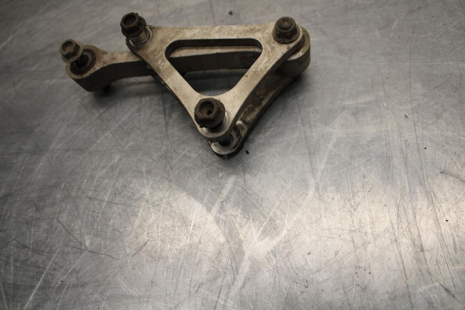 03-04 YAMAHA YZF R6  REAR DOGBONE SHOCK LINKAGE LINK BB481