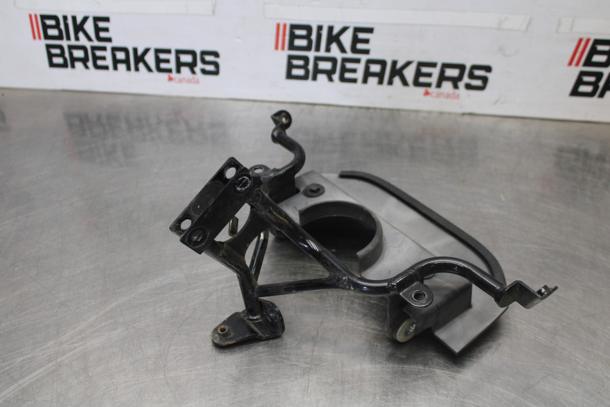 06 KAWASAKI KLR650 UPPER FAIRING MIRROR GAUGES STAY BRACKET BB919