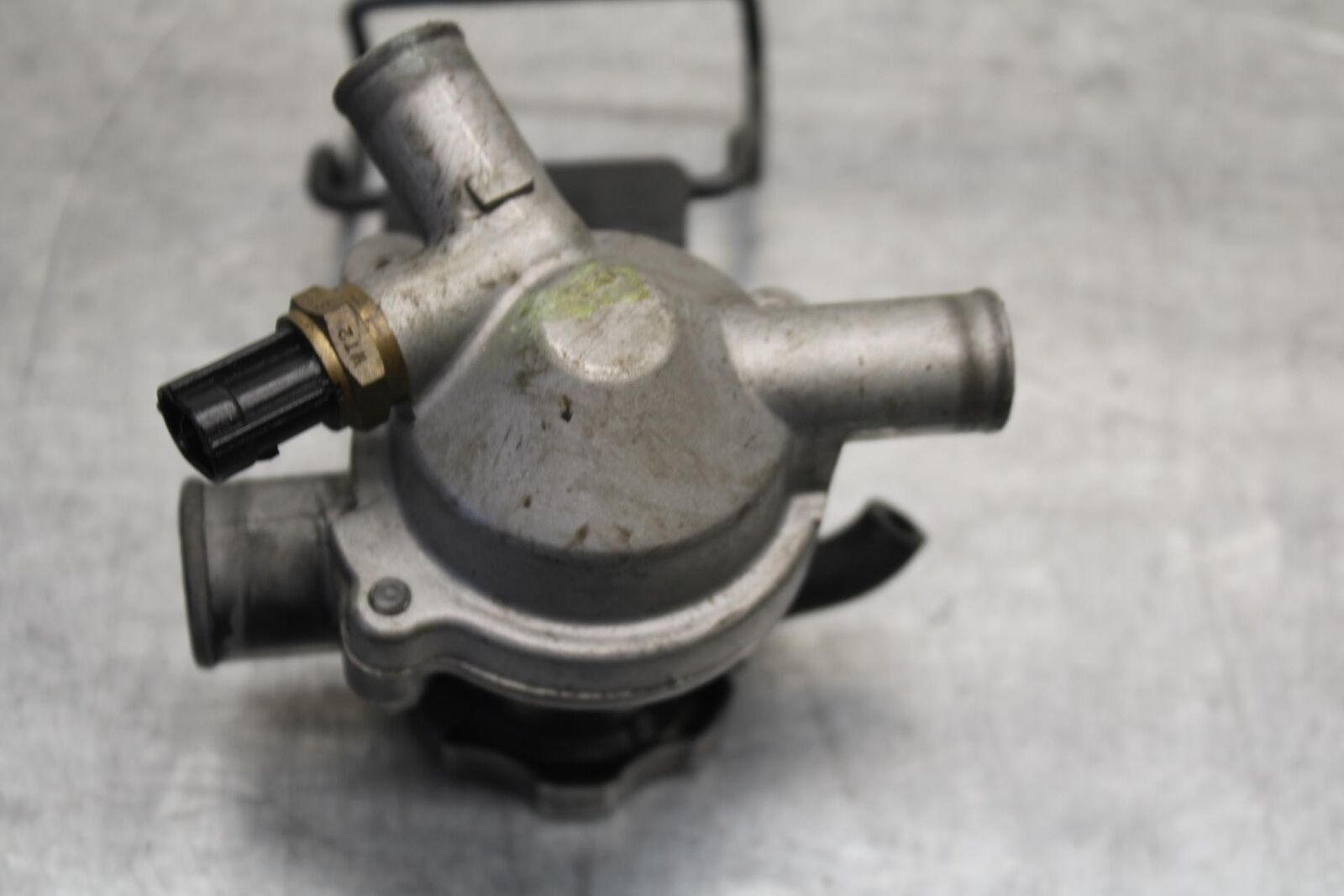 03-08 KAWASAKI VULCAN 1600 THERMOSTAT HOUSING 16160-0775 16160-1361 BB616