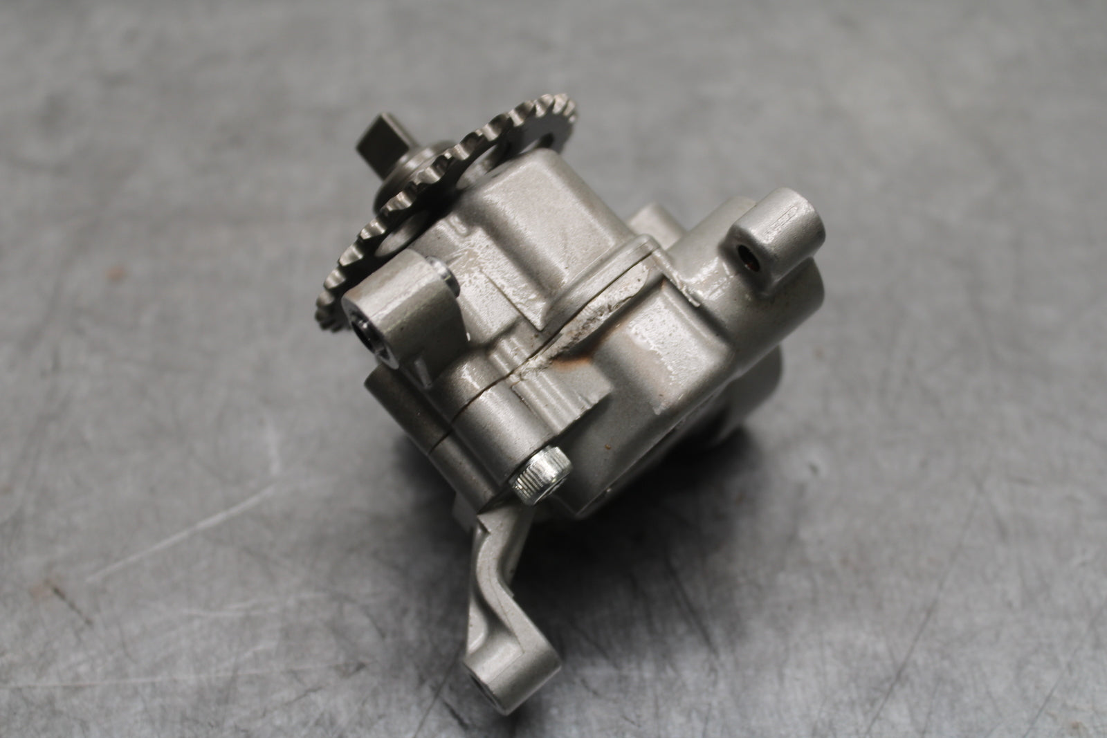 06 YAMAHA YZF R6 ENGINE MOTOR OIL PUMP BB716