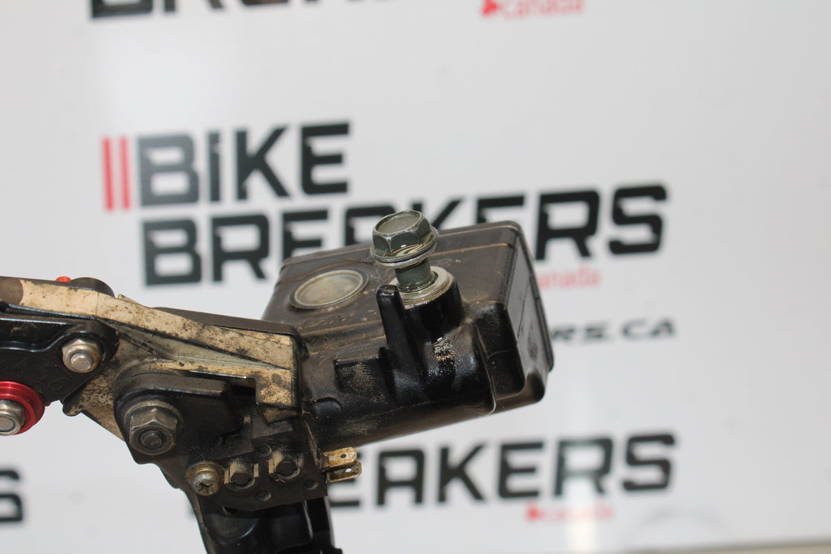 03-06 KAWASAKI Z1000 FRONT BRAKE MASTER CYLINDER w/ LEVER BB164