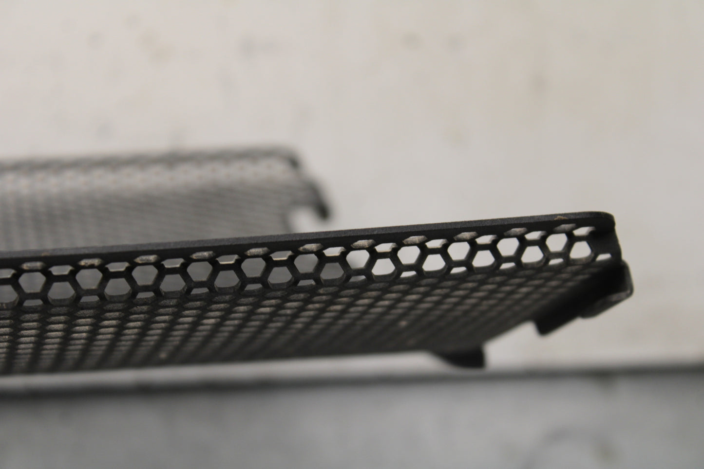 16 KAWASAKI NINJA ZX10R COOLANT RADIATOR GUARD GRILLE BB650