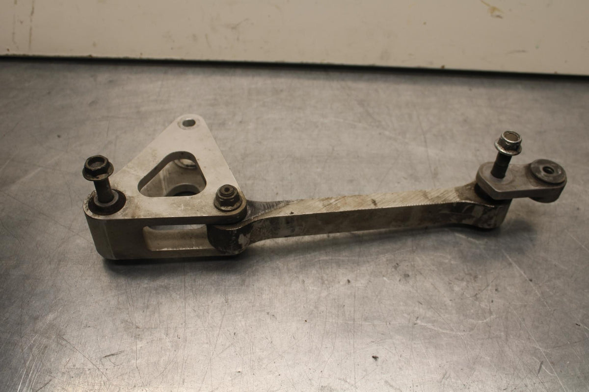 2007 Yamaha YZF R1 REAR DOGBONE SHOCK LINKAGE LINK BB83