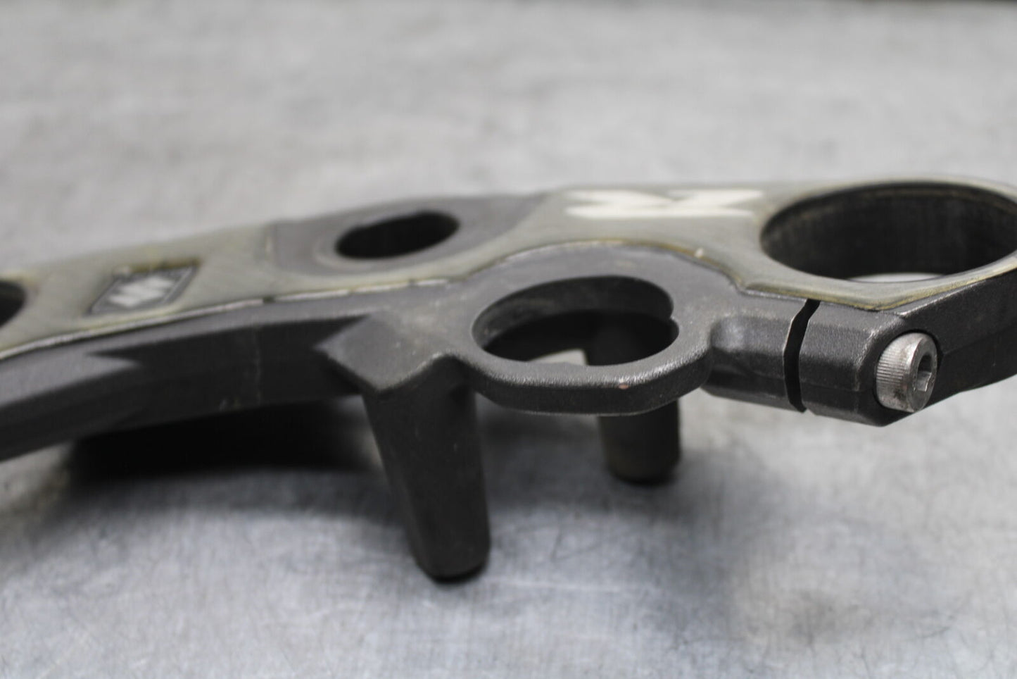 06-07 SUZUKI GSXR 600 FORKS UPPER TRIPLE TREE CLAMP BB737