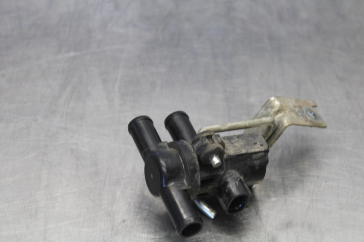 18 SUZUKI GSXR750 AIR VALVE SOLENOID TOP ENGINE SWITCH SENSOR BB891