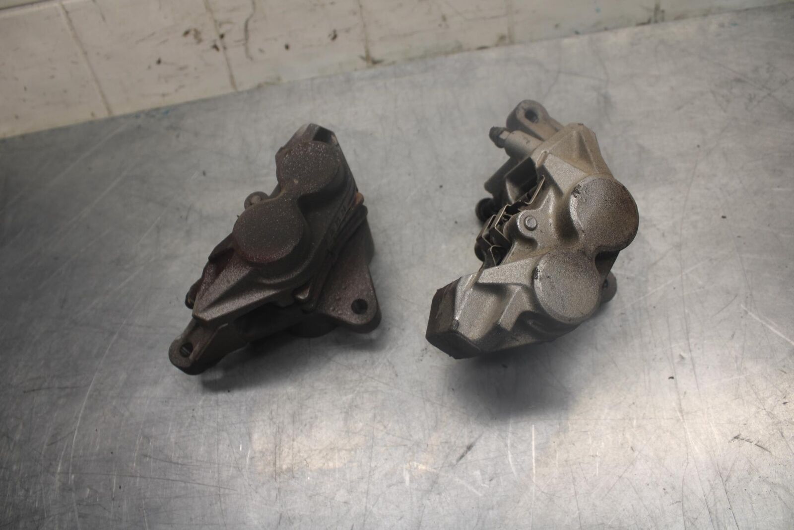 18-20 YAMAHA MT-07  RIGHT LEFT FRONT BRAKE CALIPER SET PAIR CALIPERS BB457