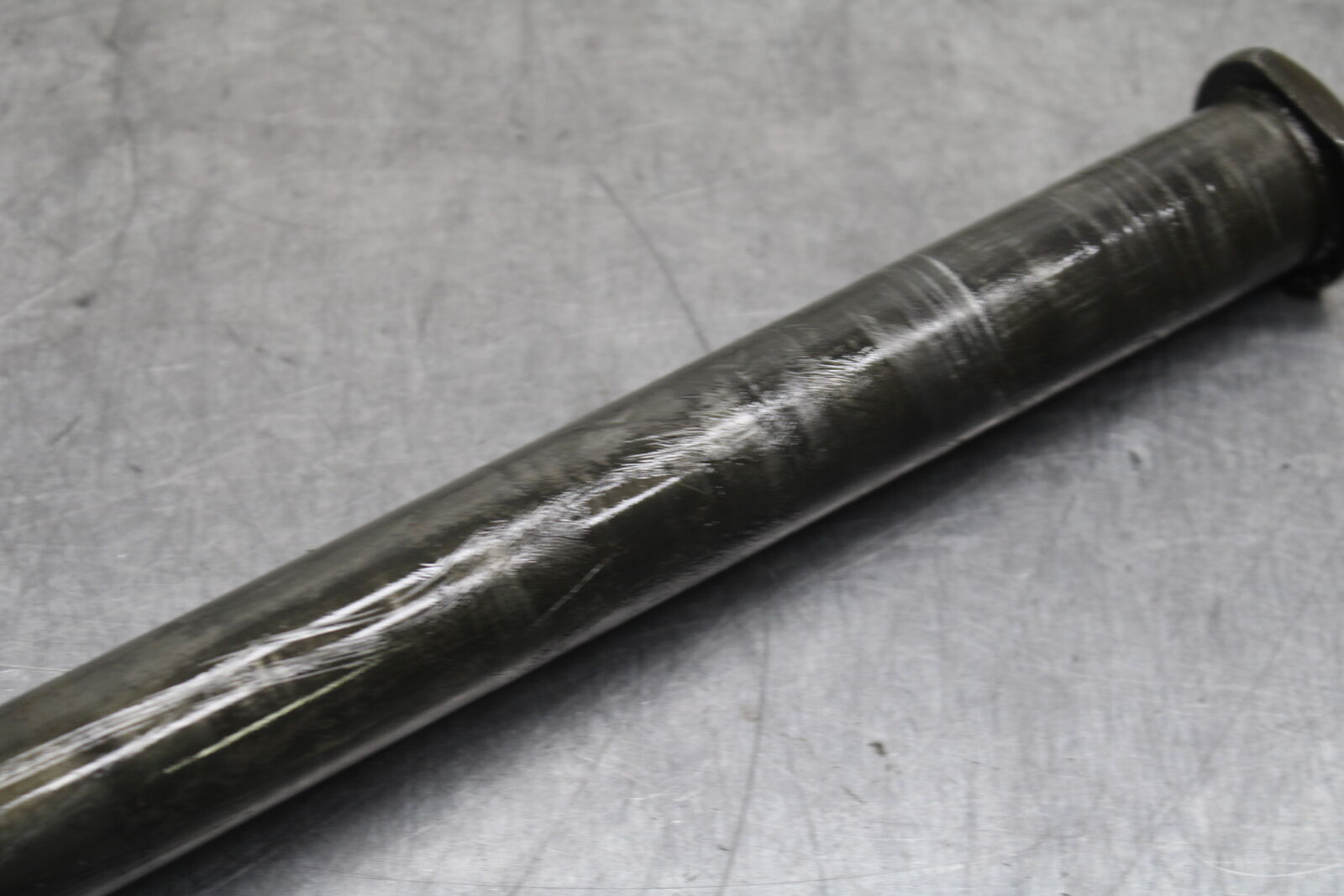 06-07 YAMAHA YZF R6 REAR AXLE BACK WHEEL RIM PIVOT BOLT AXEL BB742