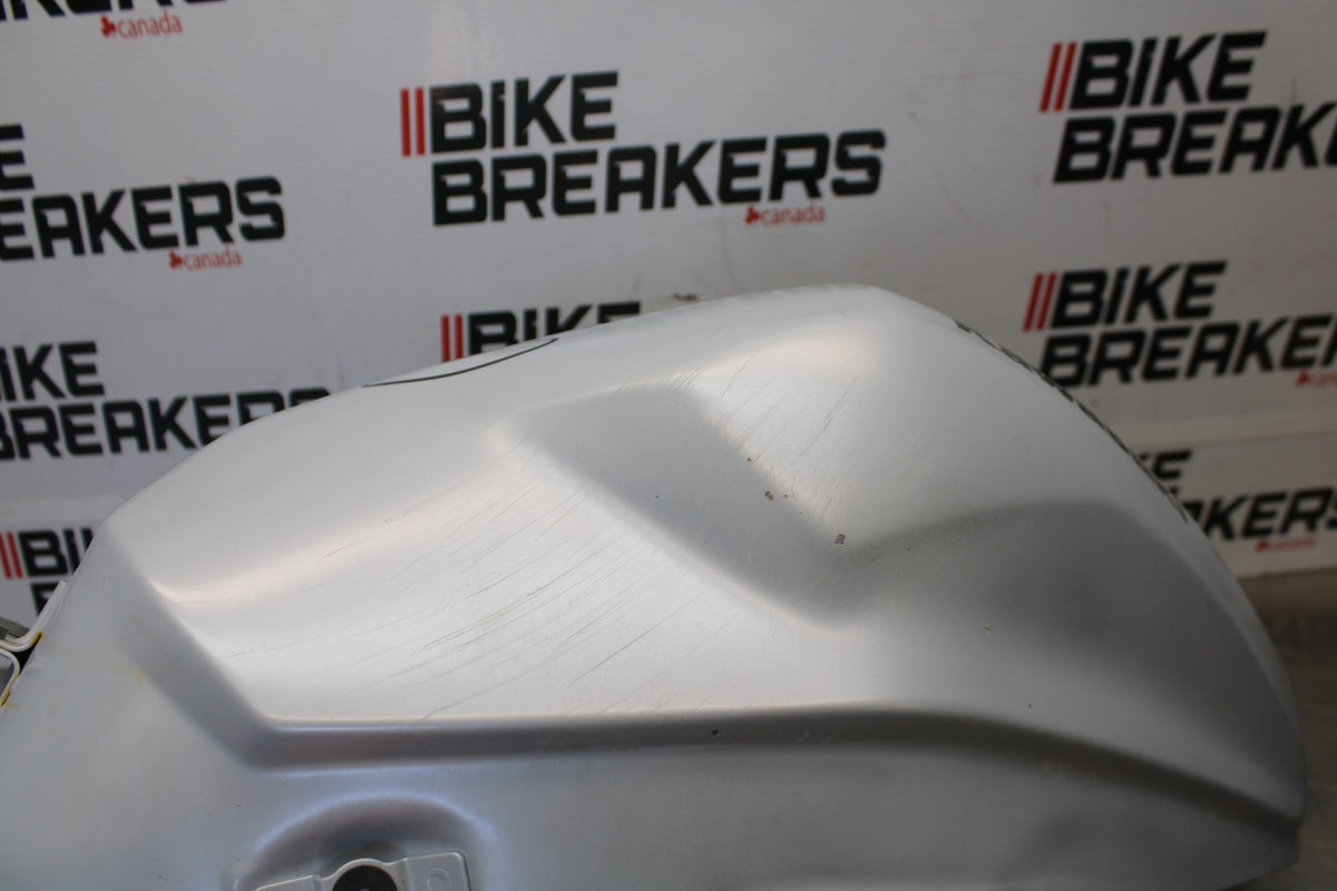 23-26 KAWASAKI NINJA ZX4RR GAS TANK FUEL CELL PETROL RESERVOIR BB898