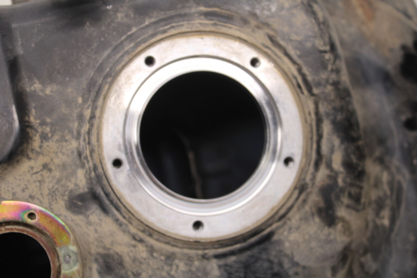 05-09 SUZUKI BOULEVARD C90 GAS TANK FUEL PETROL RESERVOIR BB692