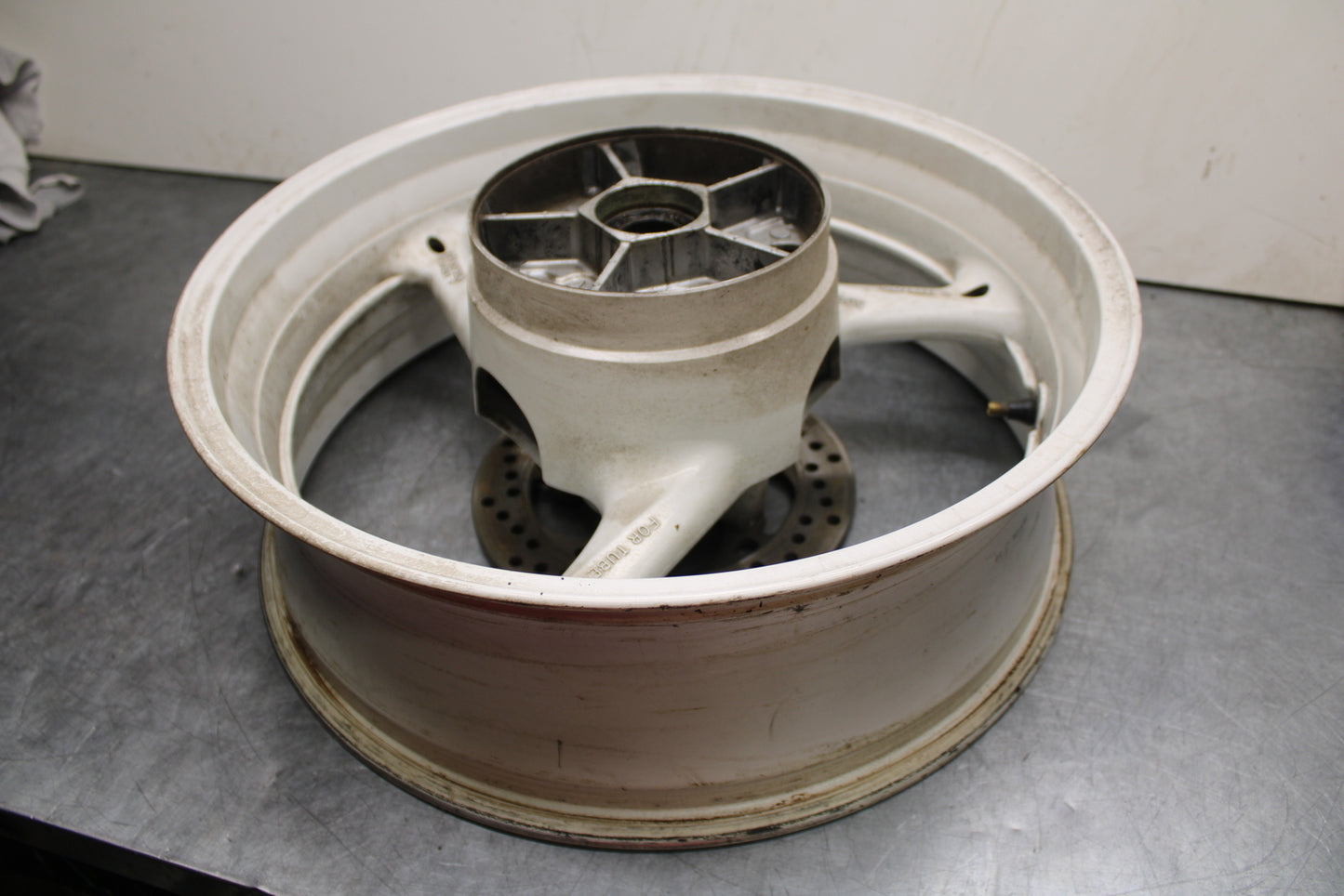 08-10 SUZUKI GSXR 600 REAR WHEEL BACK RIM BB753