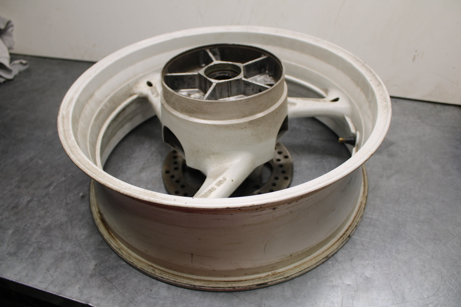 08-10 SUZUKI GSXR 600 REAR WHEEL BACK RIM BB753