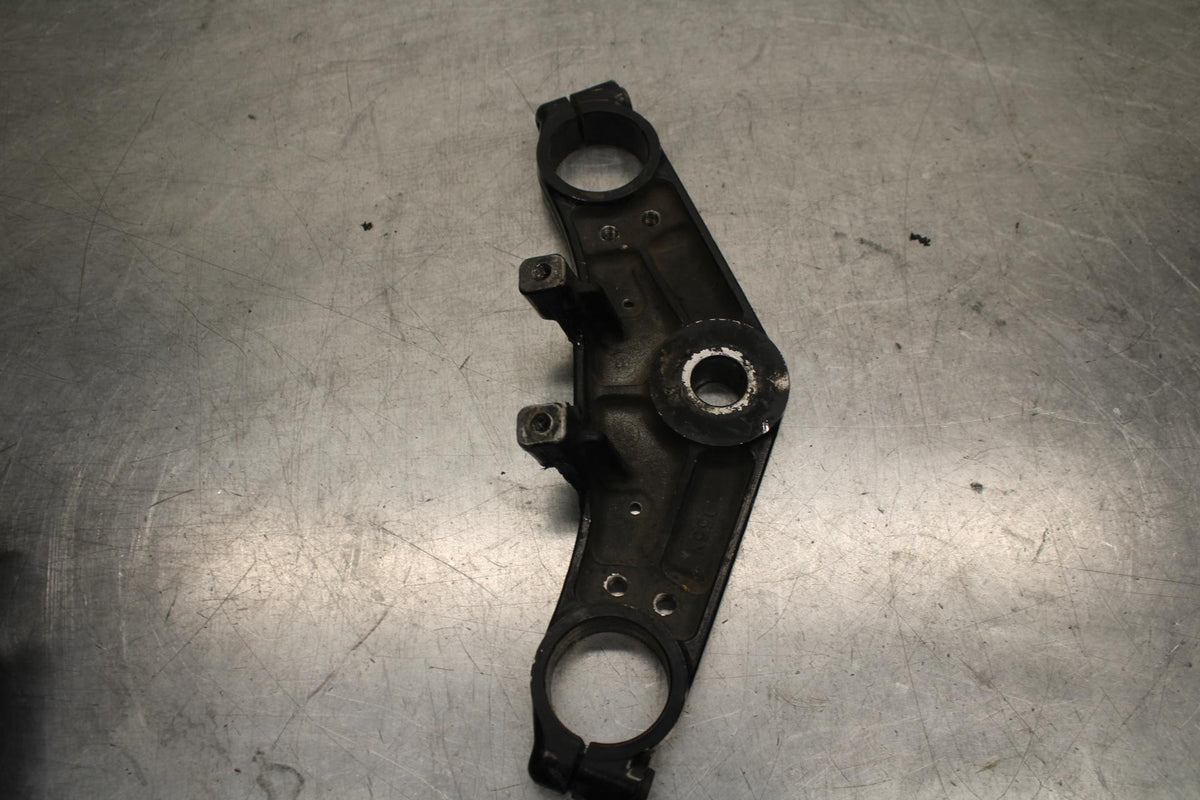 84-86 KAWASAKI GPZ900 FORKS UPPER TRIPLE TREE CLAMP BB84