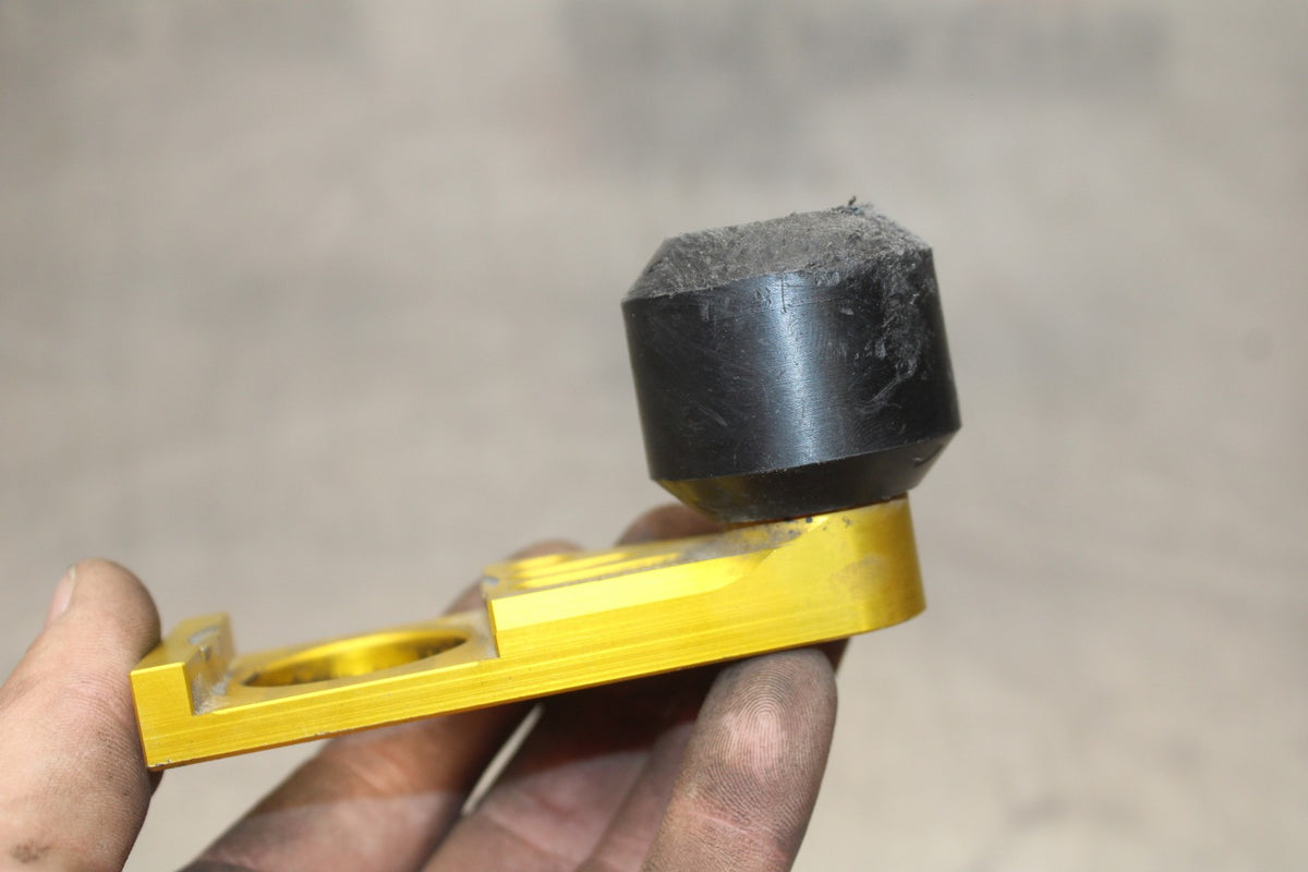 17 YAMAHA YZF R6 DRIVEN RACING REAR BACK WHEEL AXEL BLOCKS  BB922