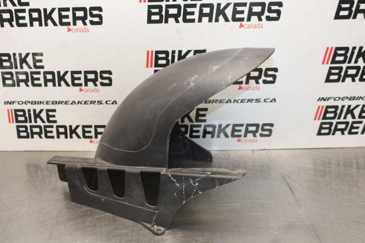 02 DUCATI MONSTER 620 REAR BACK WHEEL TIRE HUGGER FENDER BB851