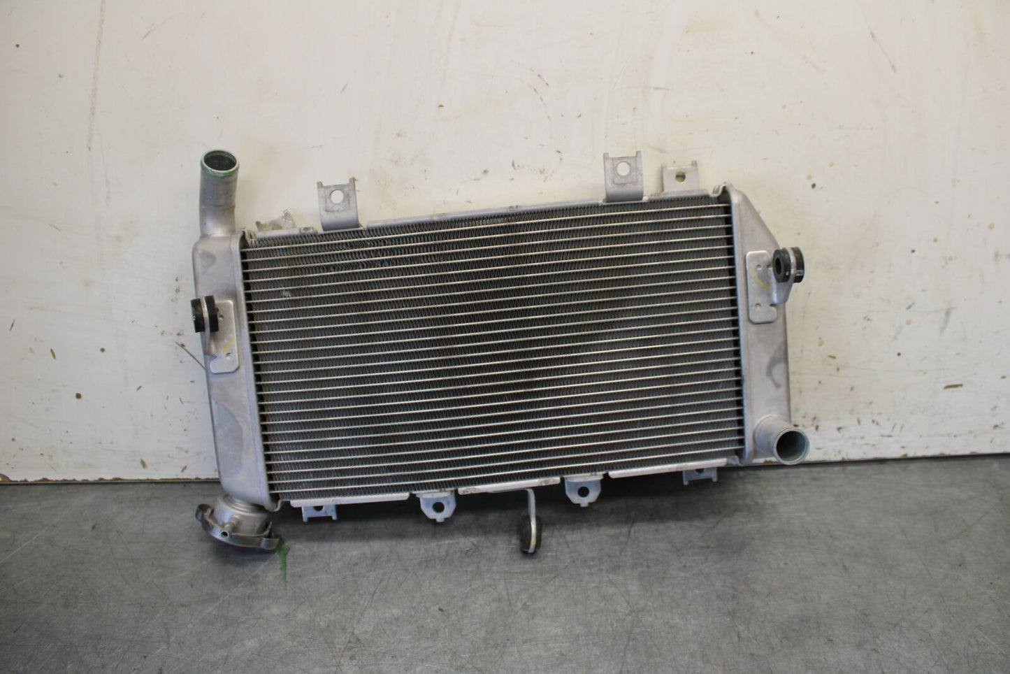 18-23 KAWASAKI NINJA 400 ENGINE RADIATOR MOTOR COOLER COOLING RADIATER BB679