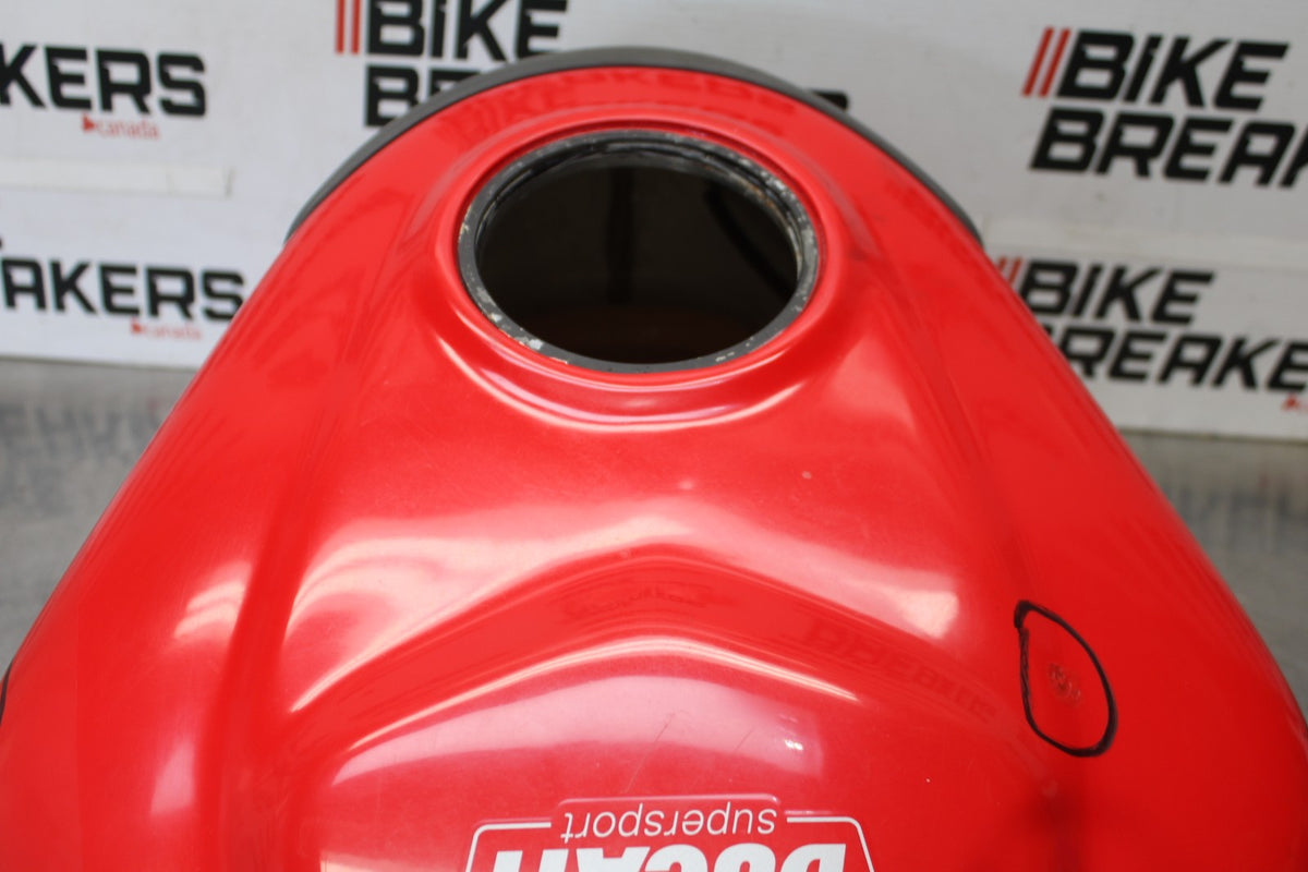05 DUCATI SUPERSPORT 800 GAS TANK FUEL CELL PETROL RESERVOIR BB913