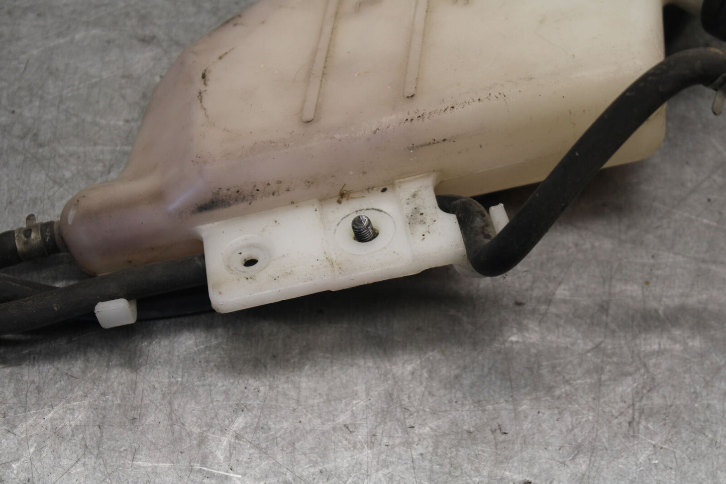 05-06 SUZUKI GSXR1000 COOLANT WATER TANK RESERVOIR BOTTLE 17910-41G00 BB677