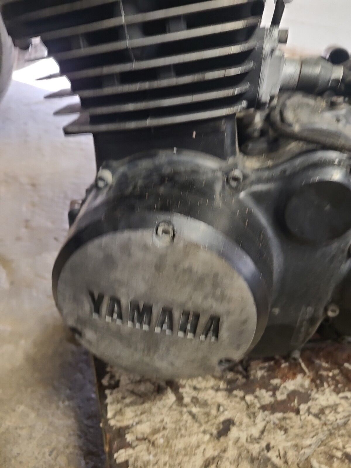 1977 Yamaha XS750 ENGINE MOTOR BB554