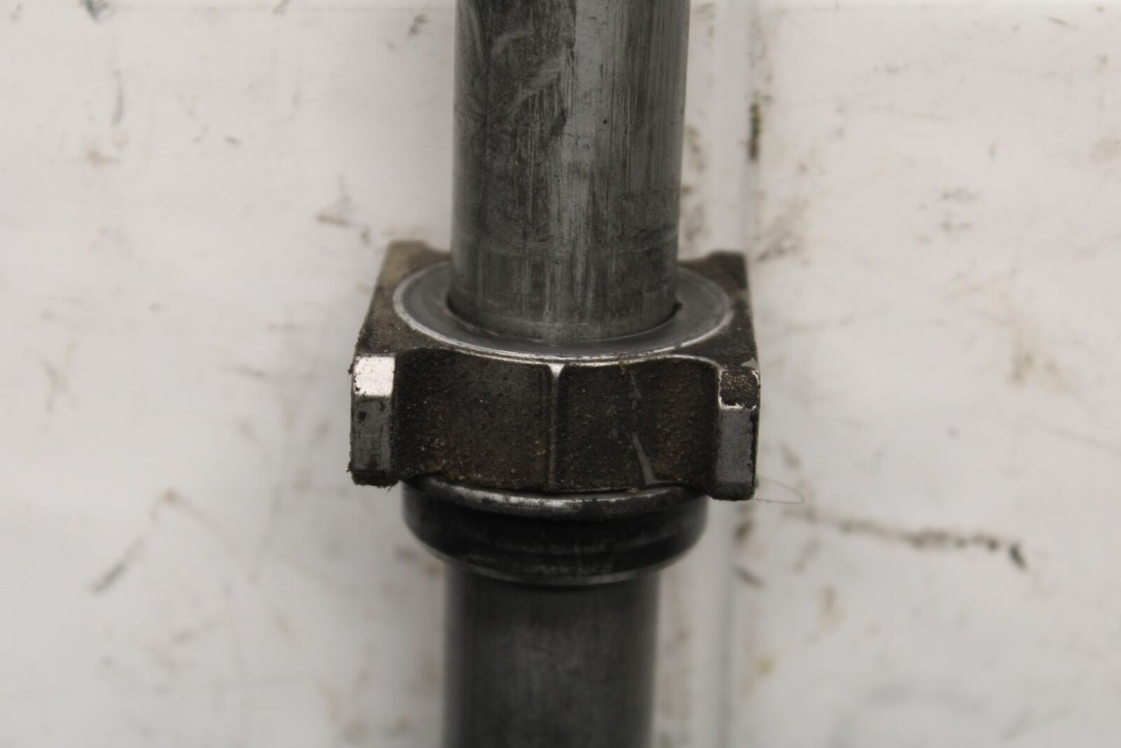 2007 Honda CBR600RR REAR AXLE BACK WHEEL RIM PIVOT BOLT AXEL 42301-MEE-D00 BB596