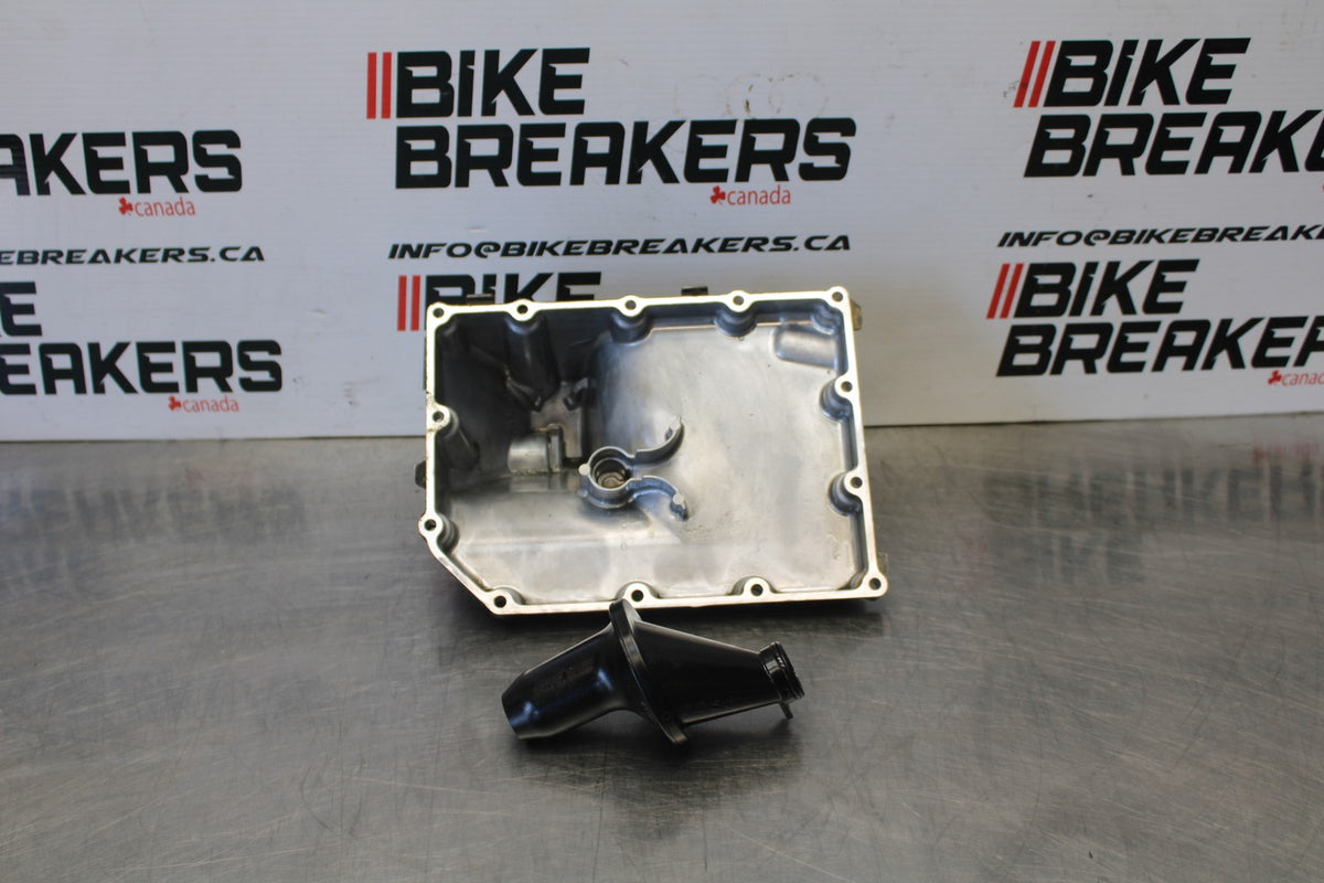 08-10 SUZUKI GSXR750 ENGINE MOTOR BOTTOM OIL PAN COVER BB854