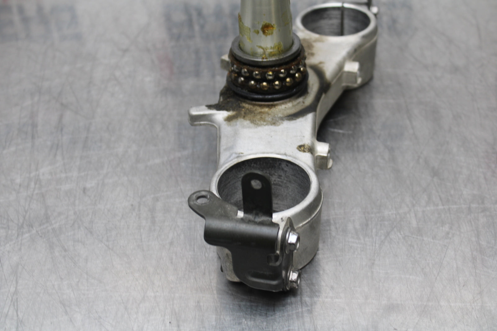 04-05 KAWASAKI NINJA ZX10R FRONT FORKS CLAMP LOWER TRIPLE TREE STEM BB163