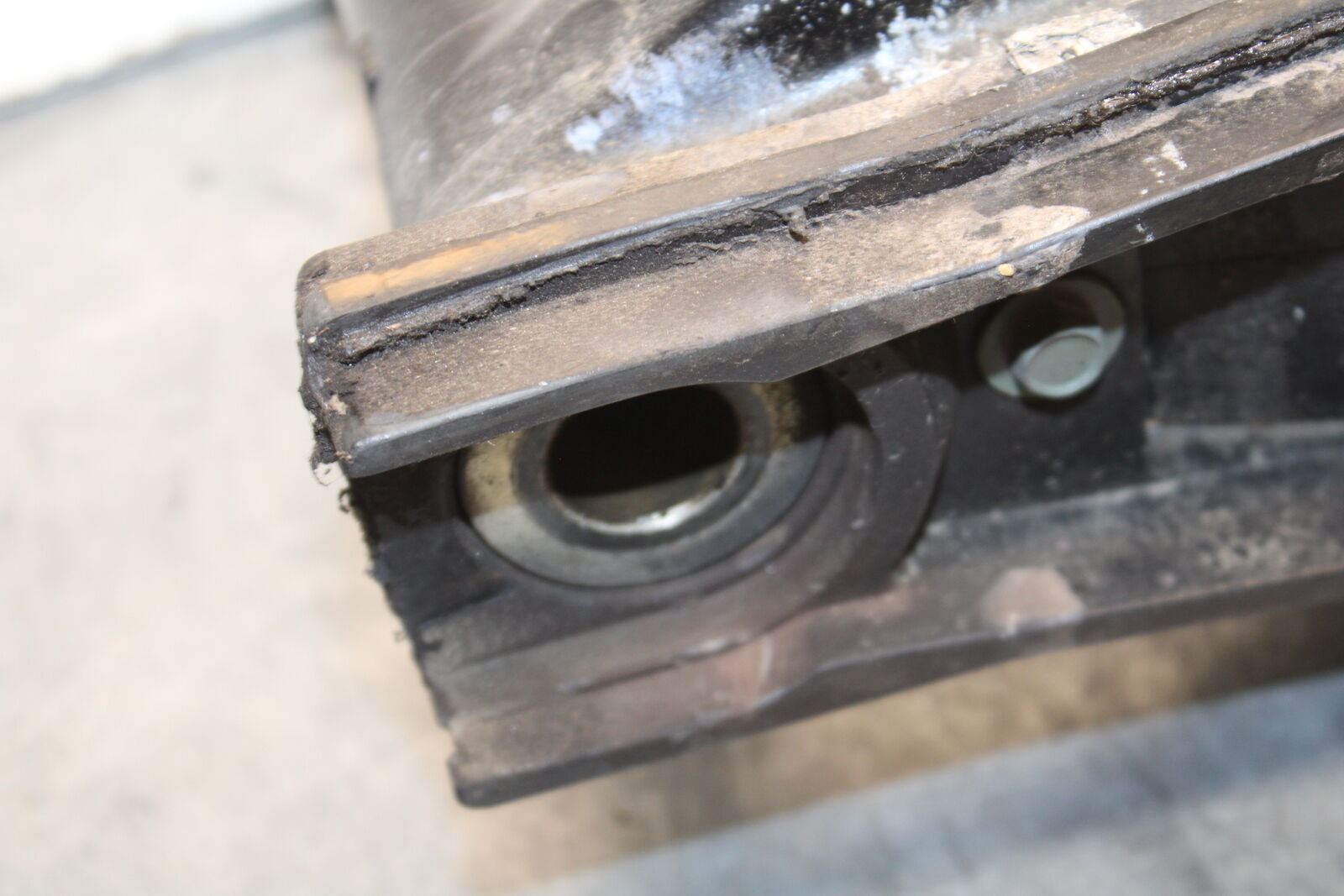 05-06 SUZUKI GSXR1000 REAR SWINGARM SUSPENSION SWING ARM 61000-41G00-YAP BB663