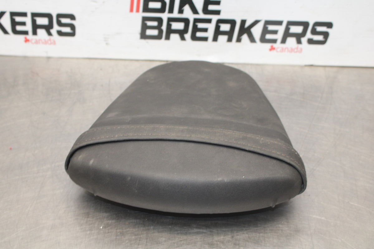 11-21 SUZUKI GSXR750 REAR BACK PASSENGER TANDEM SEAT PAD SADDLE PILLION BB306