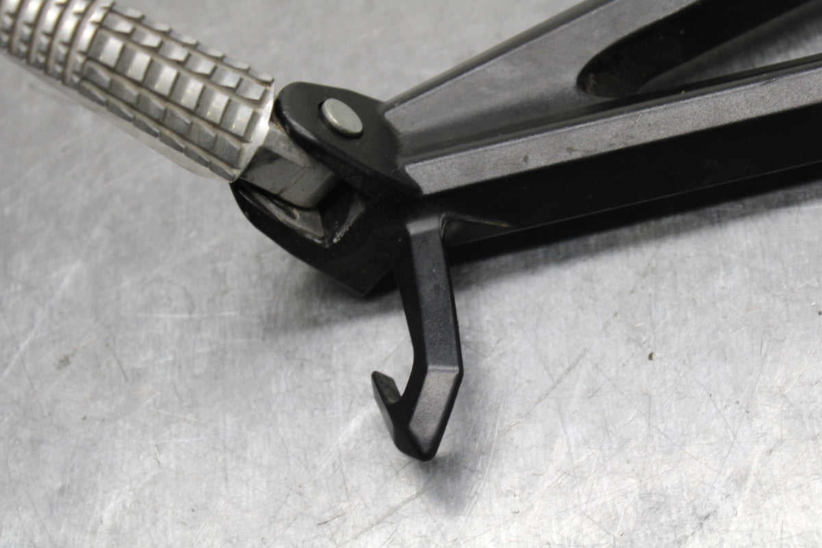 11-17 SUZUKI GSXR600 RIGHT REAR BACK PASSENGER PEG BB132