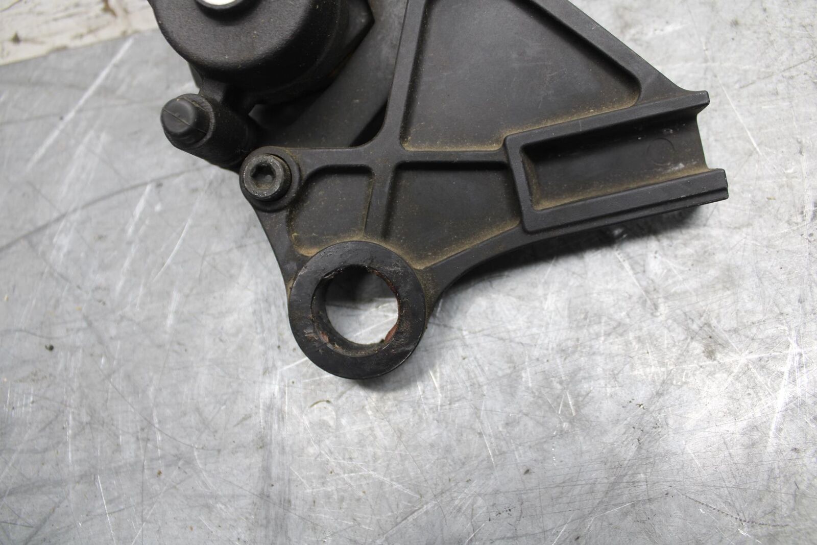 2009 Kawasaki Ninja ZX6R  REAR BACK BRAKE CALIPER W MOUNT BRACKET BB44